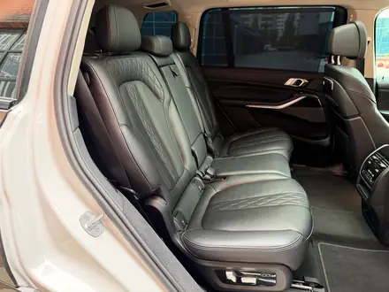 BMW X7 2023 года за 55 000 000 тг. в Астана – фото 32