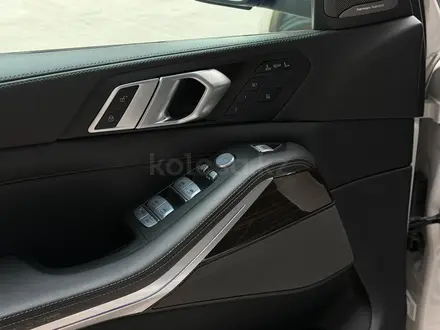 BMW X7 2023 года за 55 000 000 тг. в Астана – фото 33