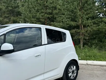 Chevrolet Spark 2013 года за 3 650 000 тг. в Актобе – фото 3