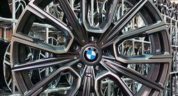 BMW на 20 новые диски за 300 000 тг. в Астана – фото 2