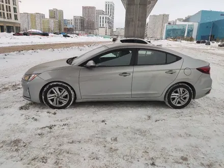 Hyundai Elantra 2019 года за 6 500 000 тг. в Астана