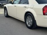 Chrysler 300C 2005 года за 3 700 000 тг. в Алматы – фото 4