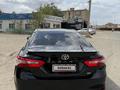 Toyota Camry 2018 года за 7 600 000 тг. в Атырау – фото 5