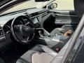 Toyota Camry 2018 года за 7 600 000 тг. в Атырау – фото 8