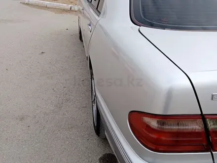 Mercedes-Benz E 240 2001 года за 6 000 000 тг. в Актау – фото 8