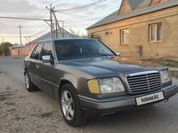 Mercedes-Benz E 220 1994 года за 1 650 000 тг. в Шымкент