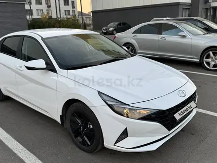 Hyundai Elantra 2023 года за 9 200 000 тг. в Алматы – фото 3