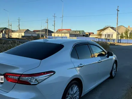 Toyota Camry 2020 года за 15 200 000 тг. в Атырау – фото 7