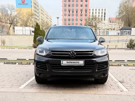 Volkswagen Touareg 2012 года за 12 000 000 тг. в Алматы