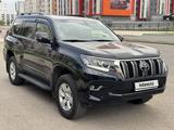 Toyota Land Cruiser Prado 2022 годаfor26 800 000 тг. в Астана – фото 2