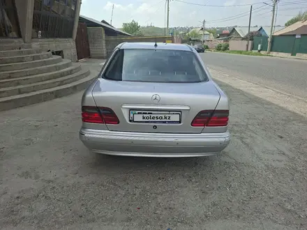 Mercedes-Benz E 280 2000 года за 5 000 000 тг. в Шымкент – фото 4