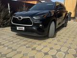 Toyota Highlander 2021 года за 19 400 000 тг. в Атырау – фото 2