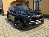 Toyota Highlander 2021 года за 19 400 000 тг. в Атырау