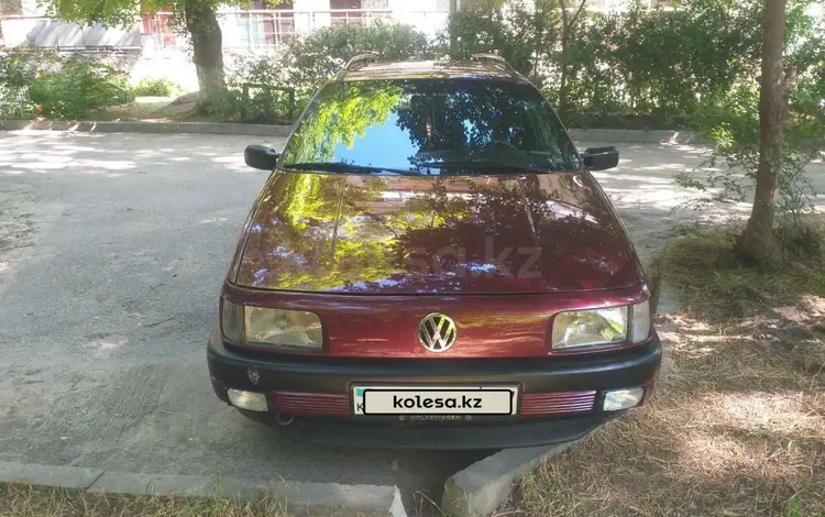 Volkswagen Passat 1993 годаfor1 800 000 тг. в Шымкент