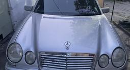 Mercedes-Benz E 230 1996 года за 2 200 000 тг. в Семей – фото 2