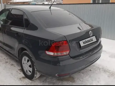 Volkswagen Polo 2015 года за 4 000 000 тг. в Актобе – фото 2