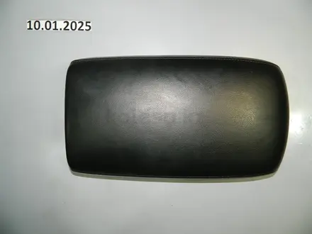 Крышка подлокотника (черная) за 9 000 тг. в Алматы