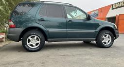 Mercedes-Benz ML 320 1998 годаfor4 500 000 тг. в Актау