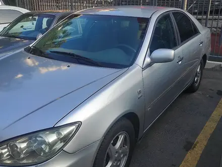 Toyota Camry 2004 года за 4 000 000 тг. в Алматы – фото 2