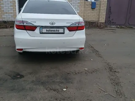 Toyota Camry 2015 года за 11 200 000 тг. в Семей