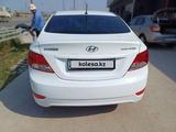 Hyundai Solaris 2013 года за 4 500 000 тг. в Шымкент – фото 2