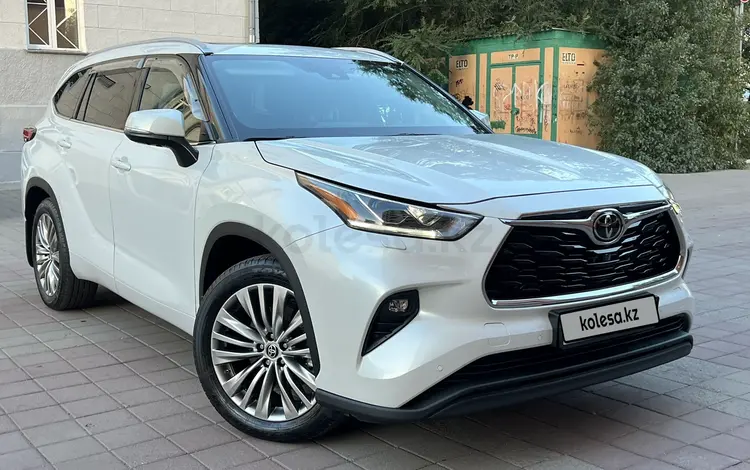 Toyota Highlander 2022 года за 32 500 000 тг. в Караганда