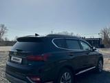 Hyundai Santa Fe 2019 года за 14 900 000 тг. в Караганда – фото 2