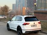 Volkswagen Tiguan 2021 года за 16 400 000 тг. в Алматы – фото 3