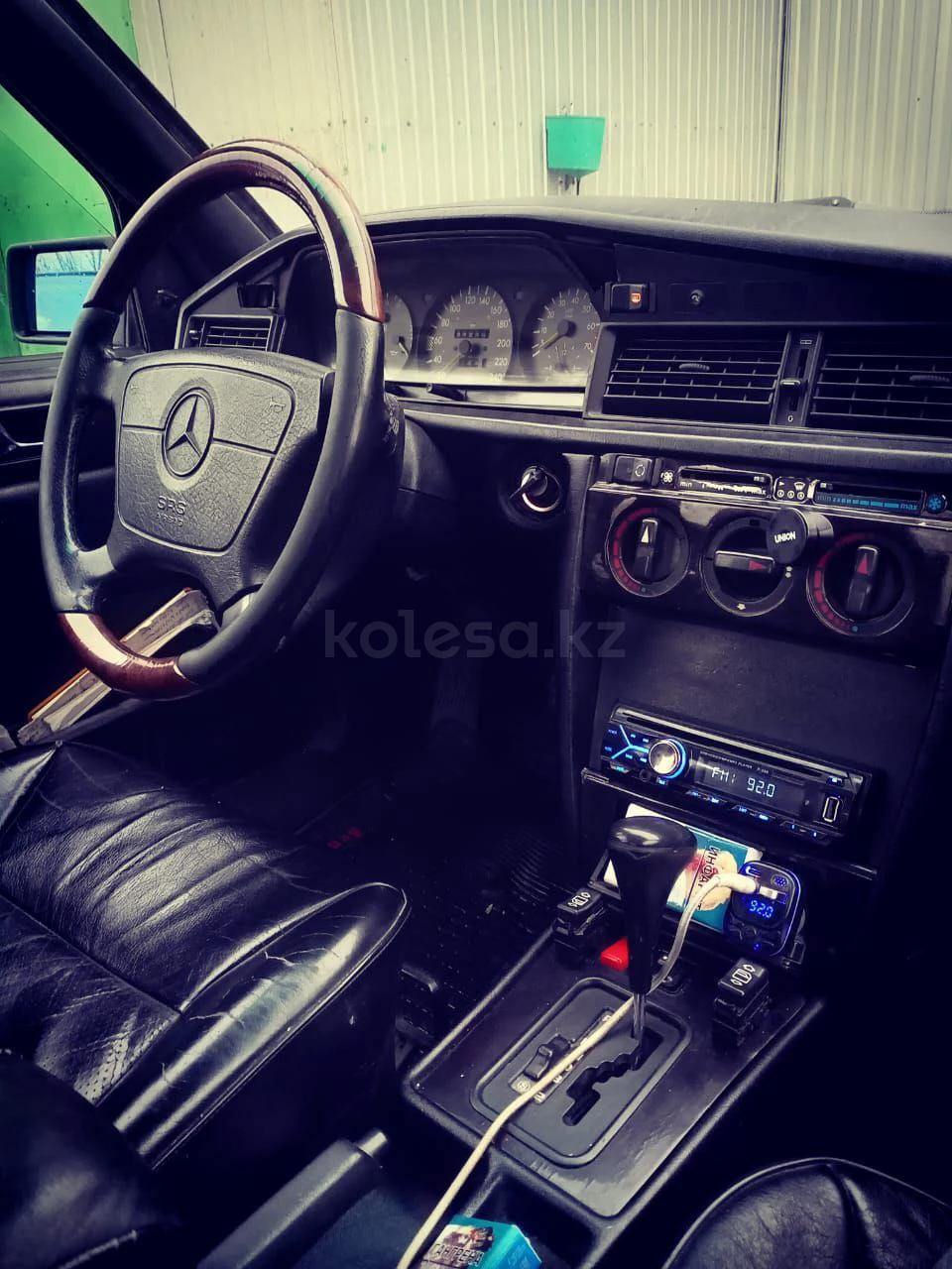 Mercedes-Benz 190 1990 г.