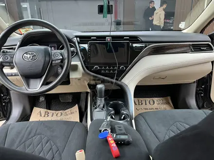 Toyota Camry 2018 года за 9 500 000 тг. в Актау – фото 8