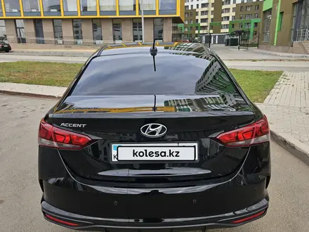 Hyundai Accent 2022 года за 8 313 922 тг. в Астана – фото 2