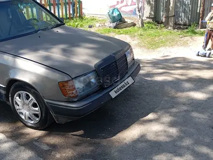 Mercedes-Benz E 230 1989 года за 550 000 тг. в Алматы