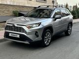 Toyota RAV4 2021 года за 16 500 000 тг. в Шымкент