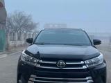 Toyota Highlander 2016 годаүшін14 000 000 тг. в Жанаозен – фото 2