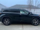 Toyota Highlander 2016 годаүшін14 000 000 тг. в Жанаозен