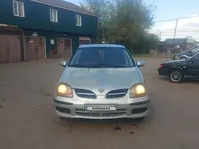 Nissan Tino, 2001
