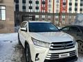 Toyota Highlander 2019 года за 13 000 000 тг. в Атырау – фото 3