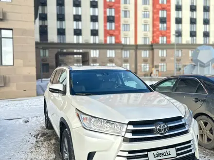 Toyota Highlander 2019 года за 13 000 000 тг. в Атырау – фото 4