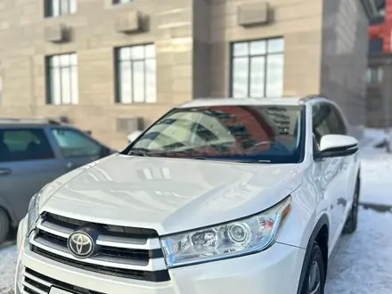 Toyota Highlander 2019 года за 13 000 000 тг. в Атырау – фото 5