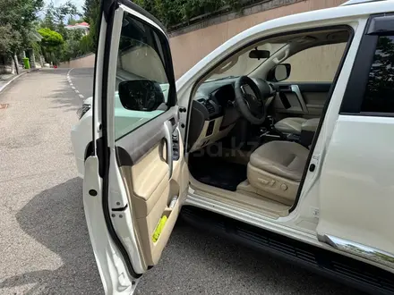 Toyota Land Cruiser Prado 2020 года за 28 000 000 тг. в Алматы – фото 13