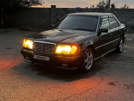 Mercedes-Benz E 320 1994 года за 2 000 000 тг. в Алматы