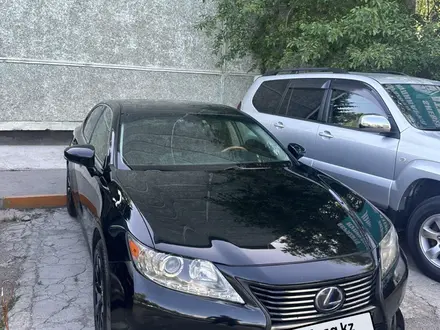 Lexus ES 300h 2014 года за 7 000 000 тг. в Алматы