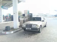 Mercedes-Benz E-Class, 1987