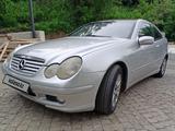 Mercedes-Benz C 180 2001 года за 3 800 000 тг. в Алматы – фото 2