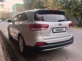 Kia Sorento 2016 годаfor10 500 000 тг. в Шымкент – фото 2