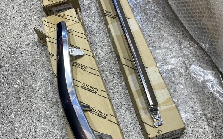 Молдинг заднего бампера хром задней юбки за 60 000 тг. в Алматы