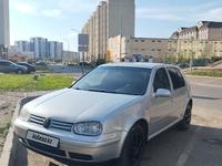 Volkswagen Golf 2001 годаүшін2 200 000 тг. в Астана