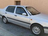 Volkswagen Vento 1992 года за 950 000 тг. в Шымкент – фото 4