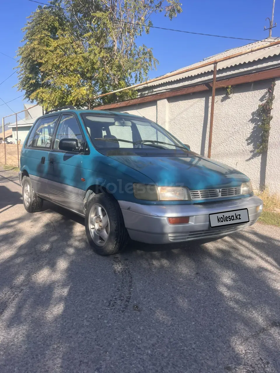 Mitsubishi Space Runner, 1992