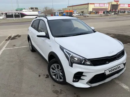 Kia Rio X-Line 2022 года за 8 950 000 тг. в Караганда